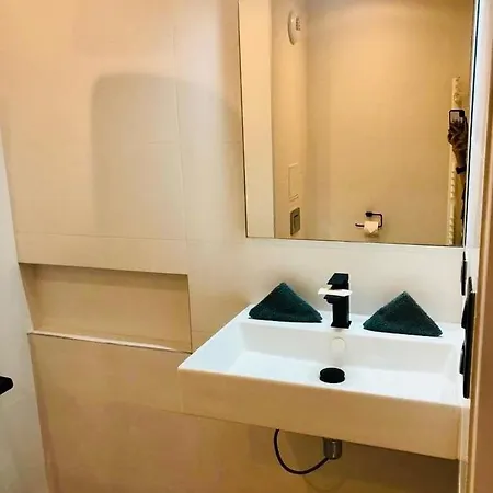 Appartement 578 Superbe T2 Front De Mer, Parking, Clim *