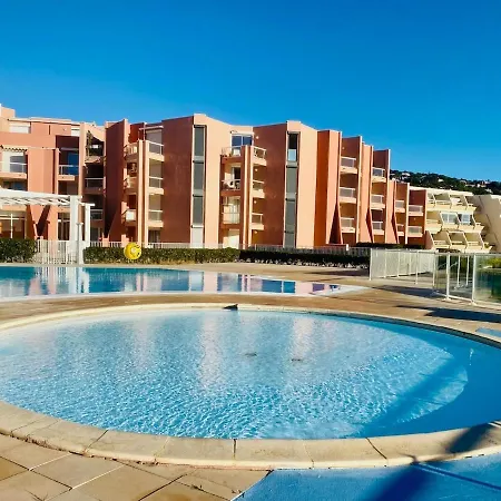 Appartement 578 Superbe T2 Front De Mer, Parking, Clim *